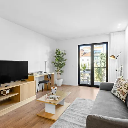 Bright With Balcony & Parking | Bonfim Порту