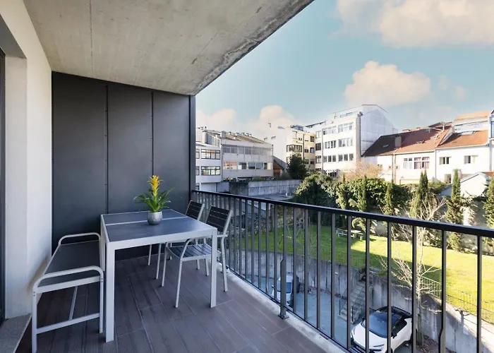 Bright With Balcony & Parking | Bonfim Апартаменты Порту
