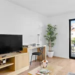 Bright With Balcony & Parking | Bonfim 波尔图