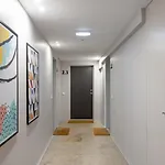 Lägenhet Bright With Balcony & Parking | Bonfim *