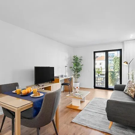 Bright With Balcony & Parking | Bonfim