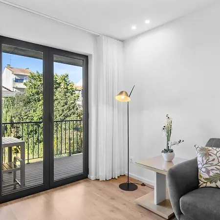 Bright With Balcony & Parking | Bonfim Porto