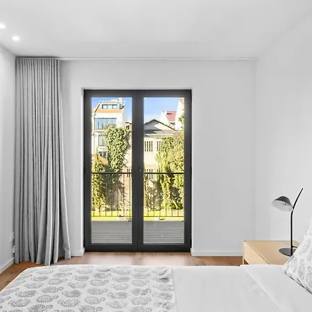Bright With Balcony & Parking | Bonfim *