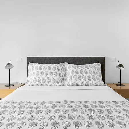 Bright With Balcony & Parking | Bonfim Apartment *
