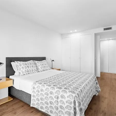Apartment Bright With Balcony & Parking | Bonfim