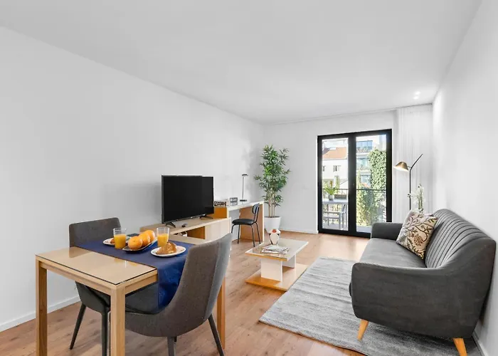 Bright With Balcony & Parking | Bonfim Apartamento Oporto