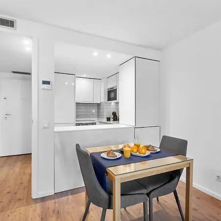 Bright With Balcony & Parking | Bonfim * Porto