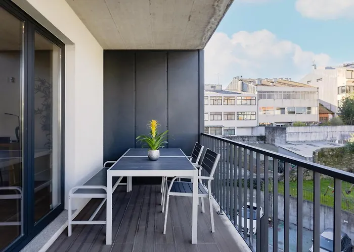 Bright With Balcony & Parking | Bonfim Apartament *