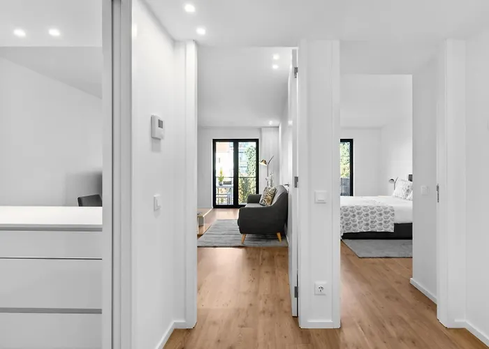 Bright With Balcony & Parking | Bonfim Apartament *