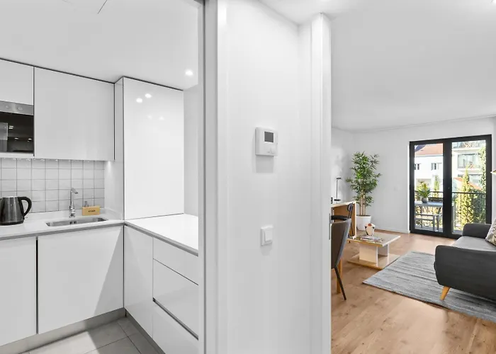 Bright With Balcony & Parking | Bonfim Porto